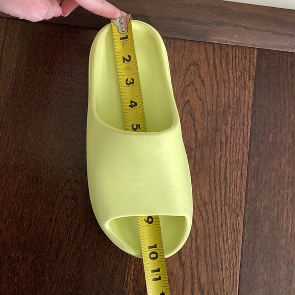 Adidas Yeezy Slide Glow Green - Picture 7 of 7
